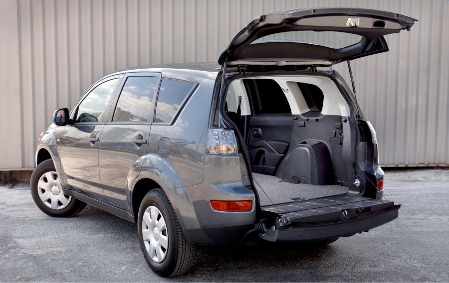  Mitsubishi Outlander 4Work 2007 года  (фото 4 из 16)